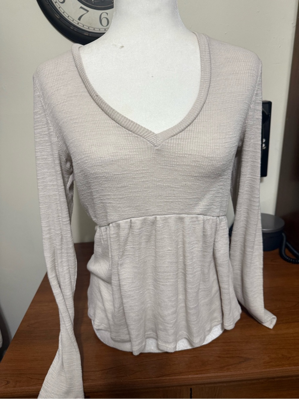 T.La Light Beige V-Neck Long Sleeve Peplum Top
